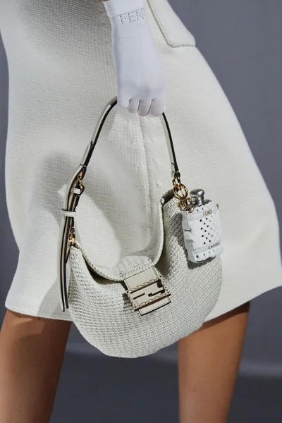 Look 62